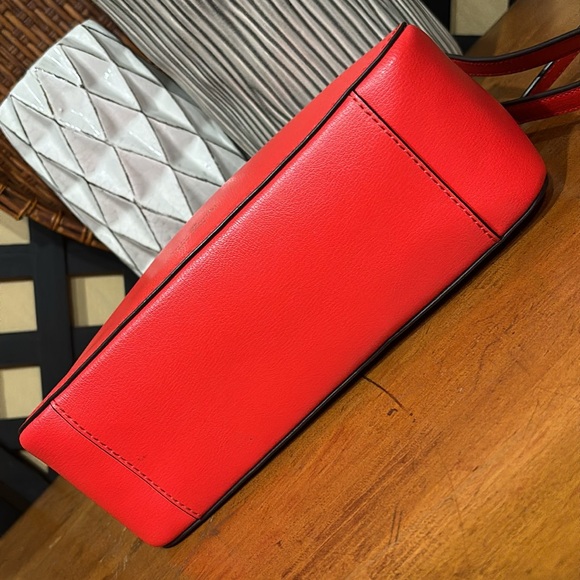 EUC Kate Spade Bright Red Adel Medium Zip Top Crossbody Adjustable Strap - Picture 7 of 16